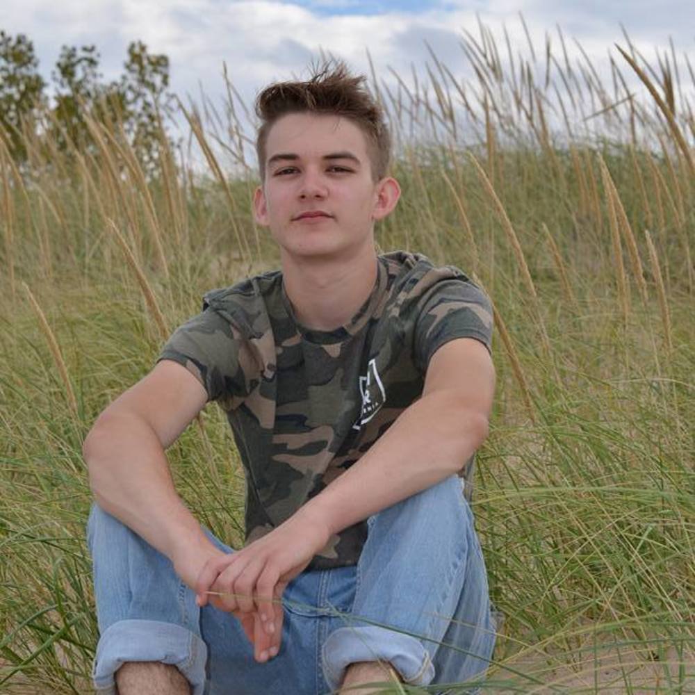 Meet your Posher, Maxwell